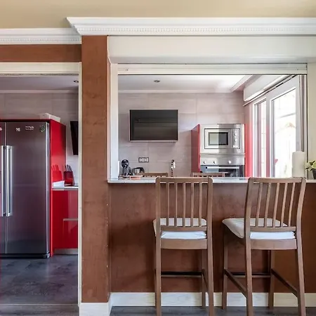 Apartamento Akomodat En Moderno Y Luminoso Cerca De Aeropuerto *