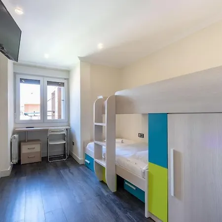 Akomodat En Moderno Y Luminoso Cerca De Aeropuerto Apartamento *